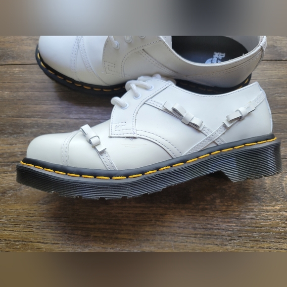 Dr. Martens White Leather Shoes with Yellow Accents - Picture 3 of 12